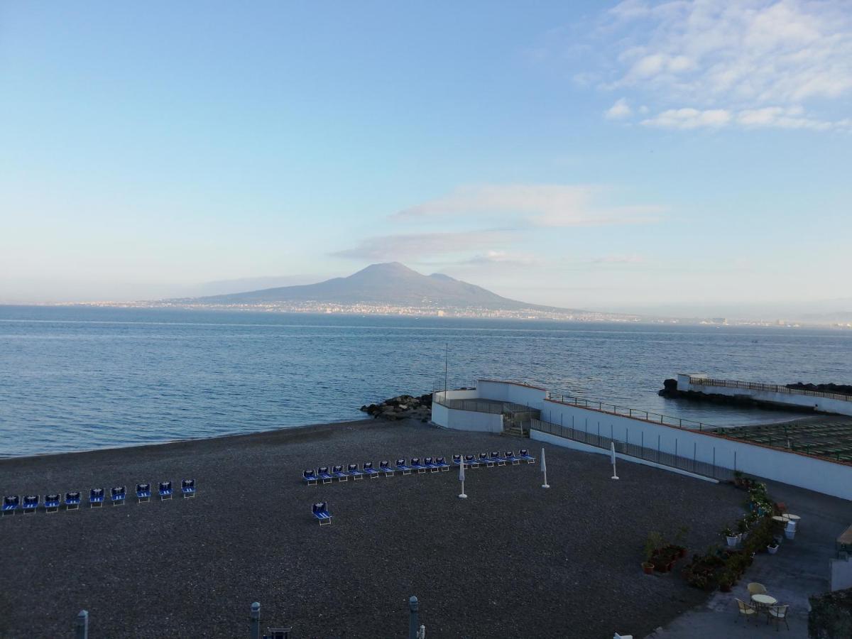 Le Suite del Castello Castellammare di Stabia Esterno foto